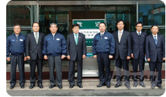 Commerce Minister Visits Changwon Plant 1