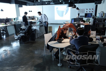 두산인프라코어, ‘감성품질’ 향상을 위한 디자인센터 오픈