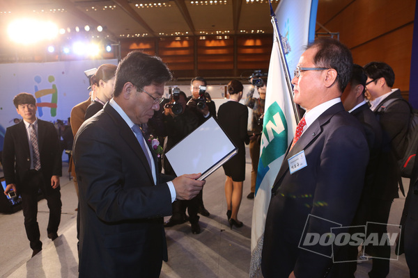 두산인프라코어, 성과공유 우수기업 대통령 표창 수상