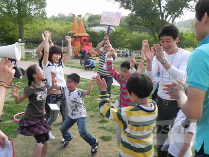 군산공장 봉사단, 어린이와 함께하는 가족나들이 행사 개최